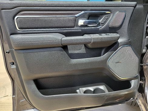 Used 2025 RAM 1500 Laramie AWD/4WD image 11