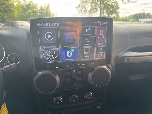 Used 2014 Jeep Wrangler Unlimited Sport w/ Quick Order Package 24S AWD/4WD image 18