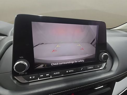Used 2024 Nissan Rogue SV FWD image 31