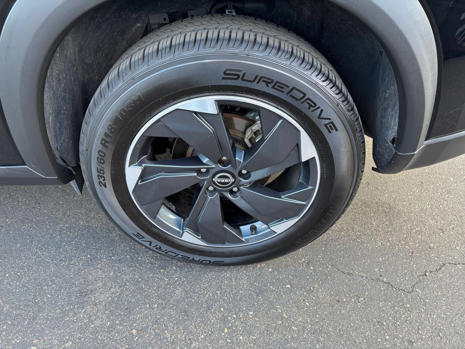Used 2025 Nissan Rogue SV AWD/4WD image 31