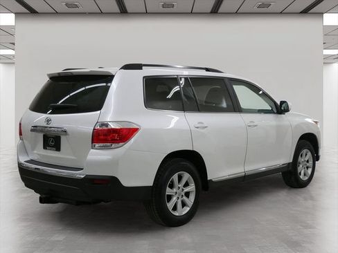 Used 2011 Toyota Highlander 2WD w/ Tech Pkg image 5