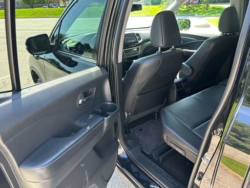 Used 2017 Honda Ridgeline RTL-T image 12