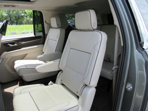 Certified 2023 GMC Yukon XL Denali w/ Denali Reserve Package AWD/4WD image 24