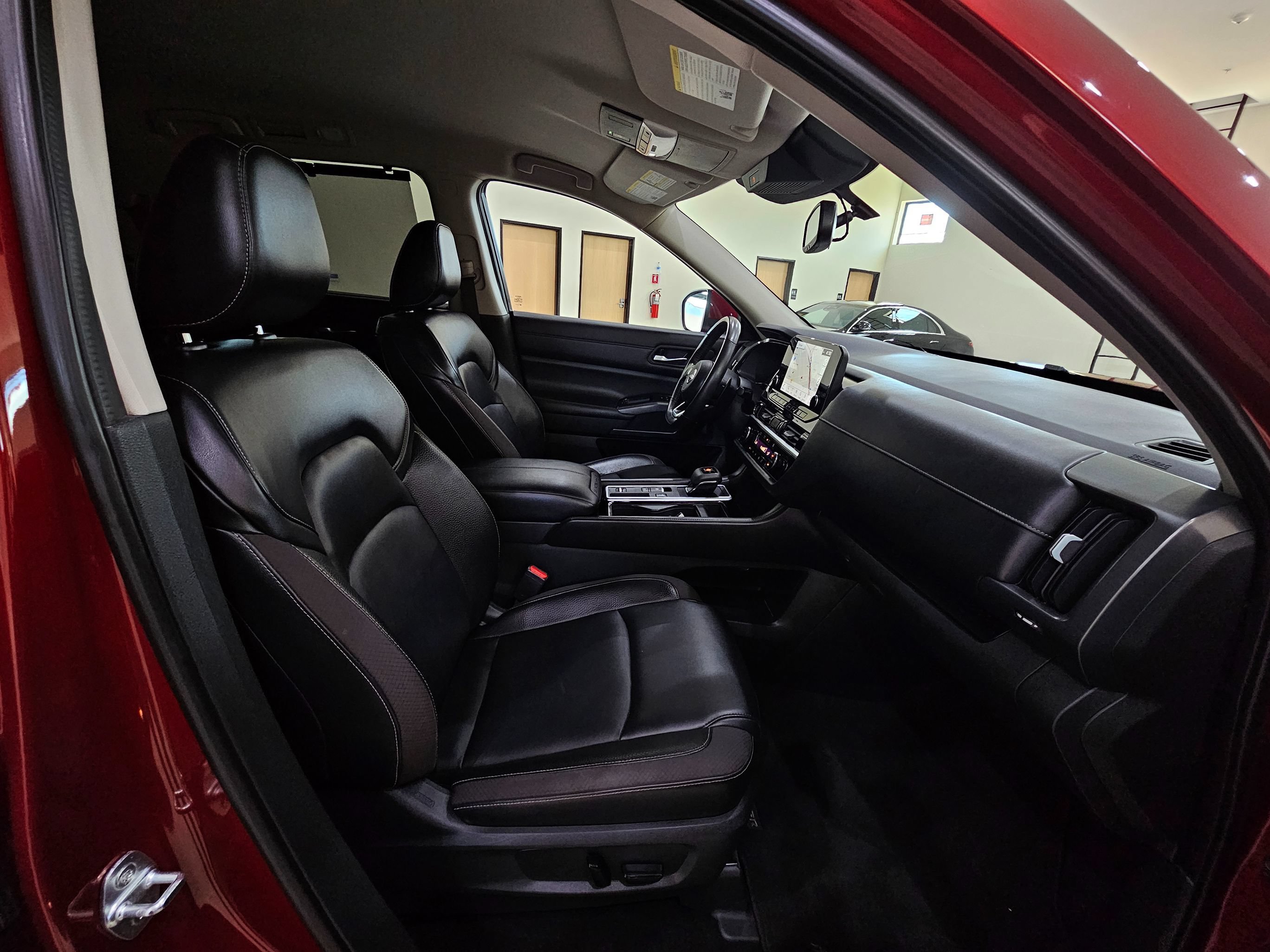 Used 2022 Nissan Pathfinder SL FWD image 35