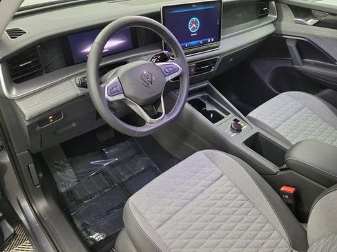 Used 2025 Volkswagen Tiguan S FWD image 19