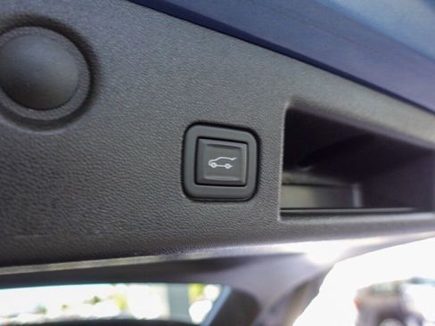 Used 2024 Chevrolet Equinox LT image 28