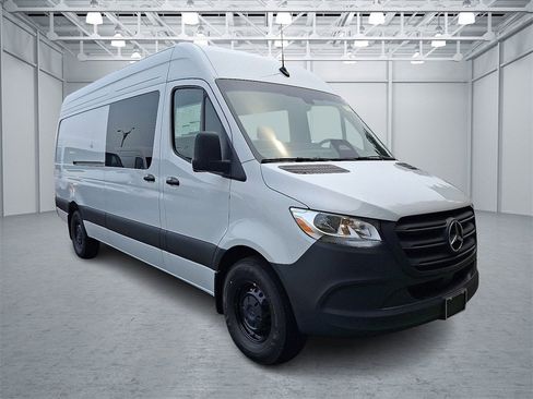 New 2025 Mercedes-Benz Sprinter 2500 image 2