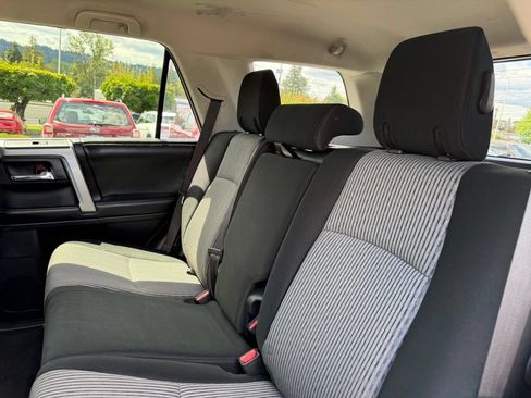Used 2016 Toyota 4Runner SR5 AWD/4WD image 30