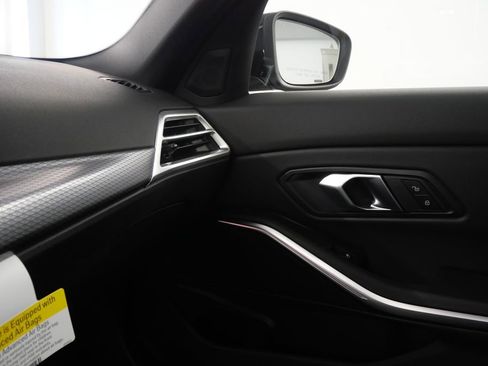 Used 2025 BMW 330i Sedan w/ Convenience Package image 27