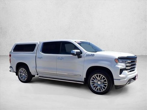 Used 2025 Chevrolet Silverado 1500 High Country AWD/4WD image 6
