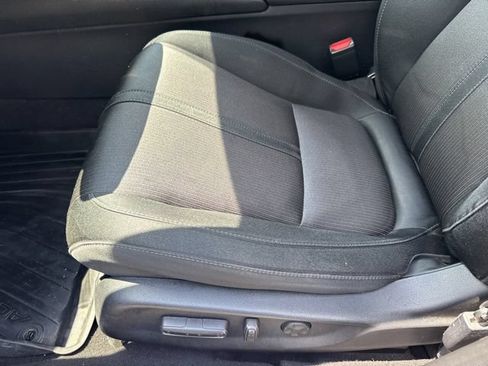 Used 2019 Honda Accord EX image 8