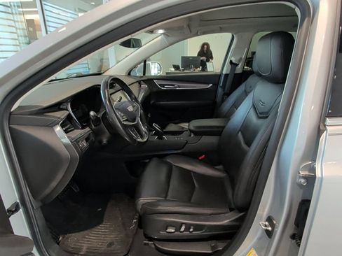 Used 2019 Cadillac XT5 Luxury w/ LPO, Radiant Package AWD/4WD image 9