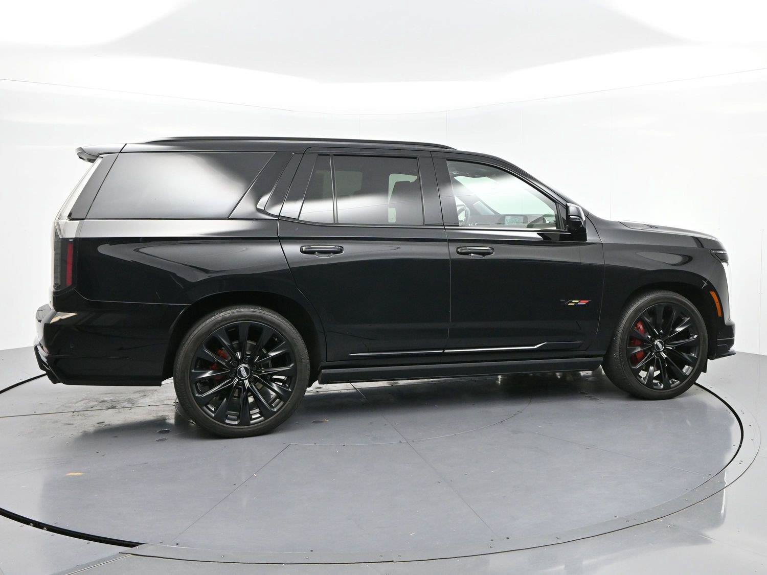 Used 2025 Cadillac Escalade V w/ LPO, ONYX Package AWD/4WD image 7