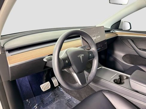 Used 2022 Tesla Model Y Performance AWD/4WD image 9