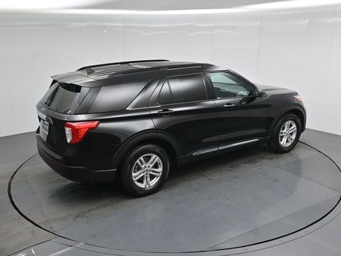 Certified 2022 Ford Explorer XLT image 41