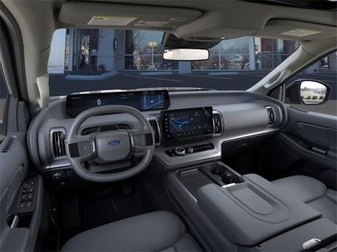 Used 2026 Ford Expedition Active image 9