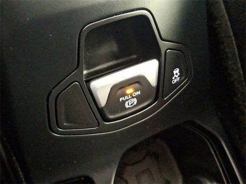 Used 2018 Jeep Renegade Sport w/ Power & Air Group image 24