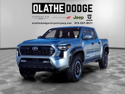 Used 2025 Toyota Tacoma SR5 image 1
