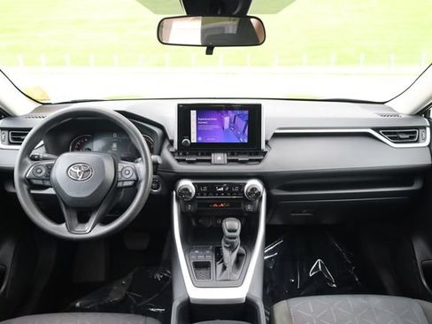 Used 2025 Toyota RAV4 XLE FWD image 13