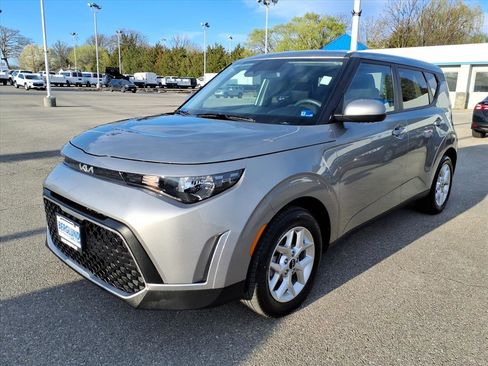 Used 2025 Kia Soul LX w/ LX Technology Package image 8