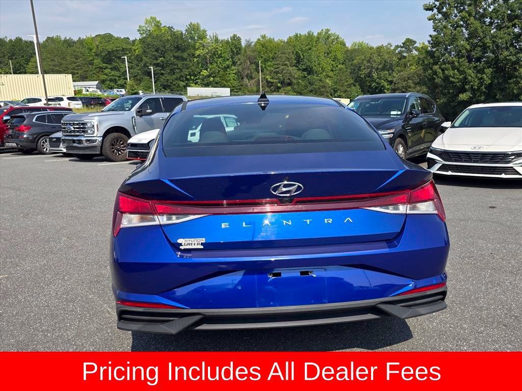 Used 2023 Hyundai Elantra SEL w/ Convenience Package FWD image 4