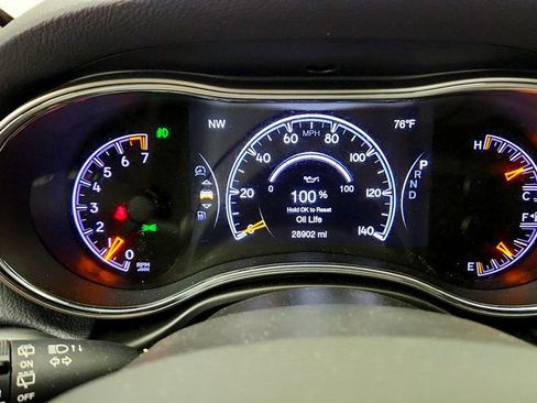 Used 2022 Jeep Grand Cherokee Laredo E AWD/4WD image 15
