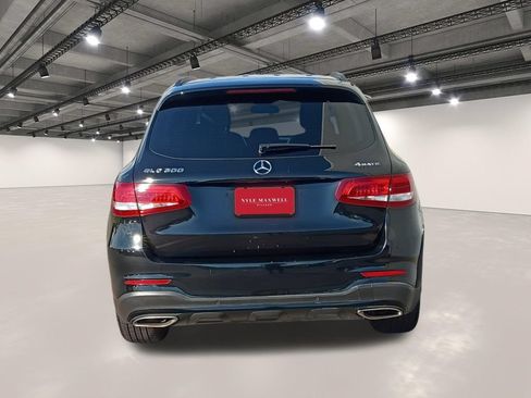 Used 2018 Mercedes-Benz GLC 300 4MATIC image 15