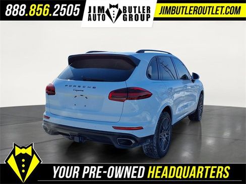 Used 2017 Porsche Cayenne Platinum Edition image 4