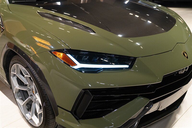 Used 2023 Lamborghini Urus Performante AWD/4WD image 22