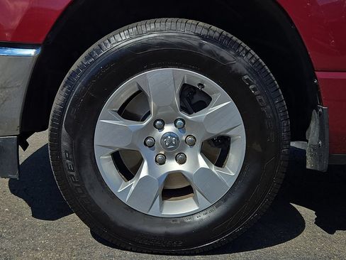 Used 2019 RAM 1500 Big Horn AWD/4WD image 9