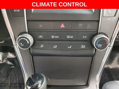 Used 2017 Toyota Camry LE image 19