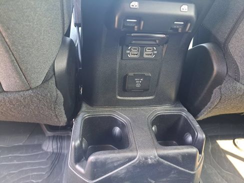 Certified 2025 Jeep Wrangler Unlimited Sahara AWD/4WD image 29