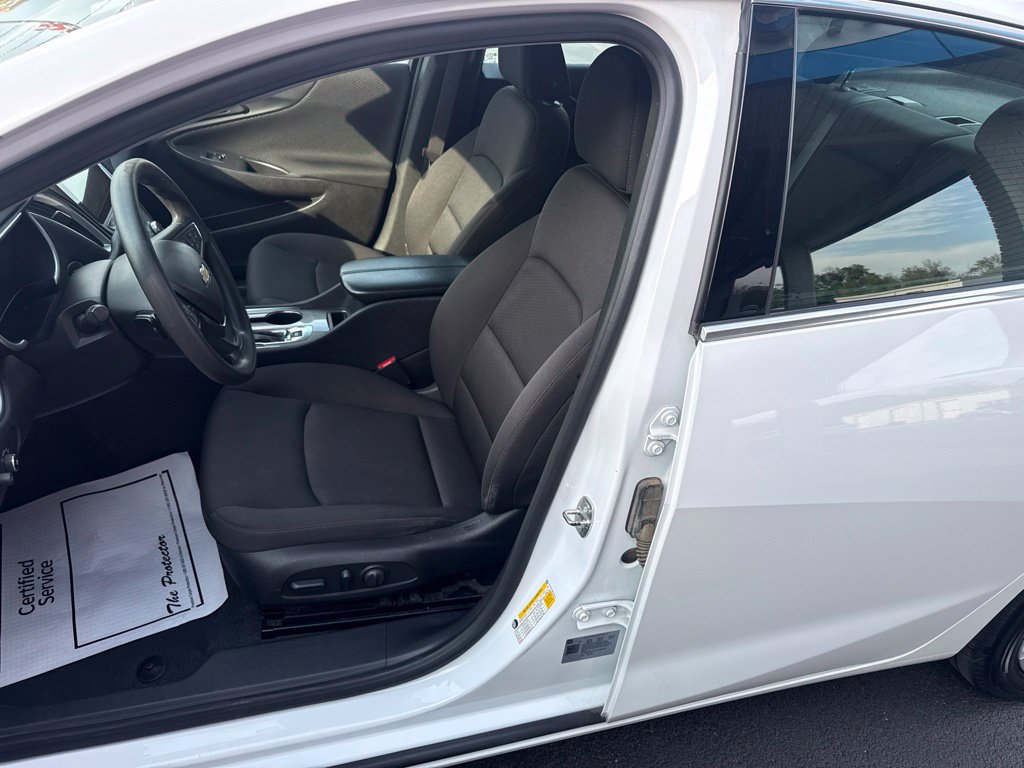 Used 2024 Chevrolet Malibu LT FWD image 14