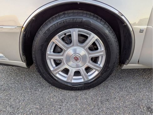 Used 2008 Cadillac DTS image 26