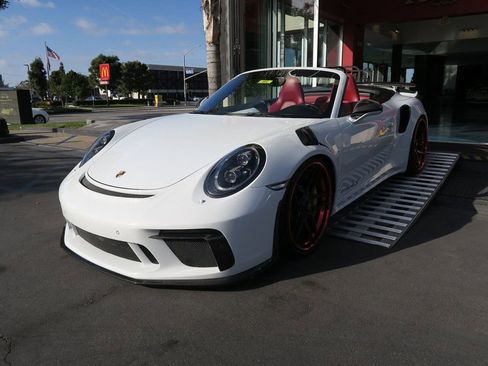 Used 2015 Porsche 911 Turbo S image 52