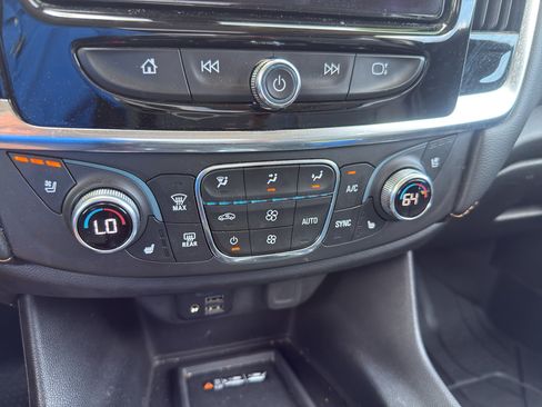 Used 2021 Chevrolet Traverse Premier w/ Redline Edition AWD/4WD image 33