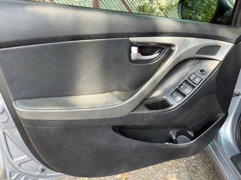 Used 2015 Hyundai Elantra Limited FWD image 14