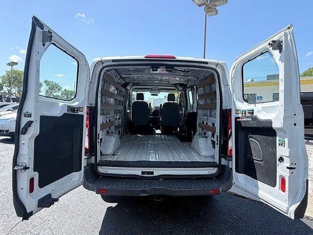 Used 2015 Ford Transit 250 130 Low Roof w/ Exterior Upgrade Package RWD image 15