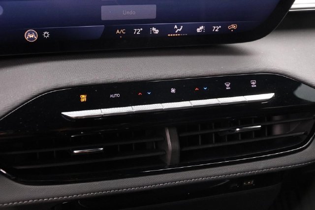 Used 2025 Buick Enclave Preferred AWD/4WD image 20