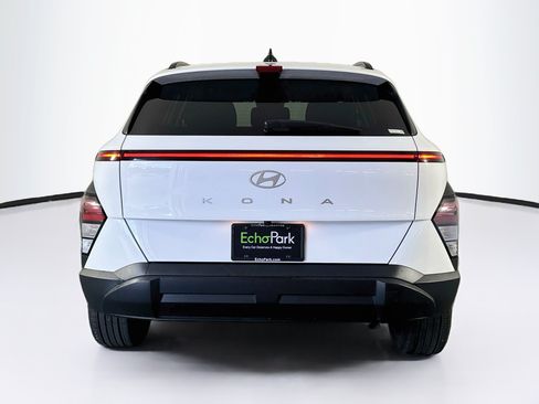 Used 2025 Hyundai Kona SEL FWD image 7