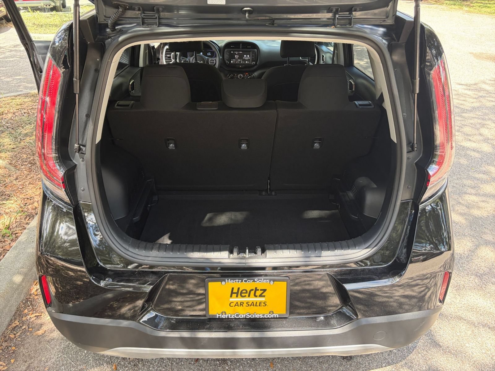Used 2025 Kia Soul LX w/ LX Technology Package FWD image 28