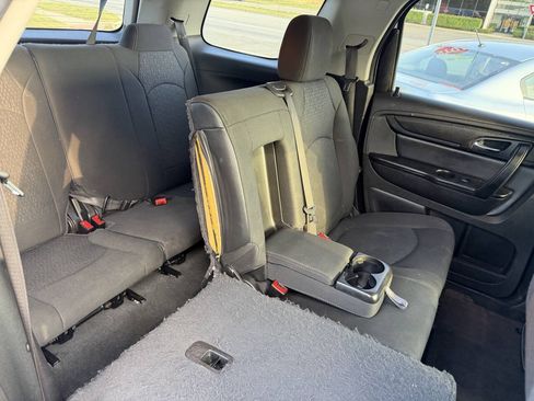 Used 2016 GMC Acadia SLE FWD image 9