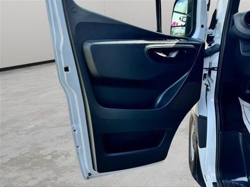 Used 2024 Mercedes-Benz Sprinter 2500 image 11