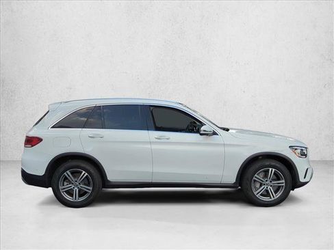 Certified 2022 Mercedes-Benz GLC 300 image 4