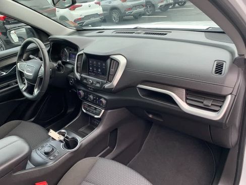 Certified 2023 GMC Terrain SLE w/ Driver Convenience Package AWD/4WD image 12