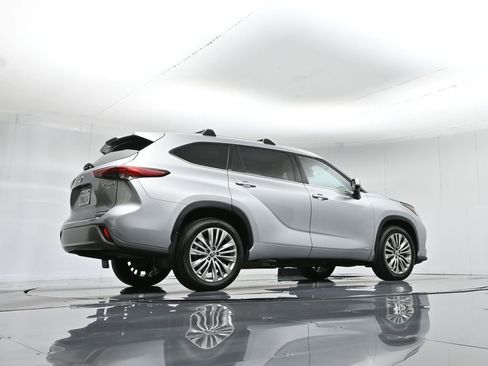 Used 2022 Toyota Highlander Platinum image 60