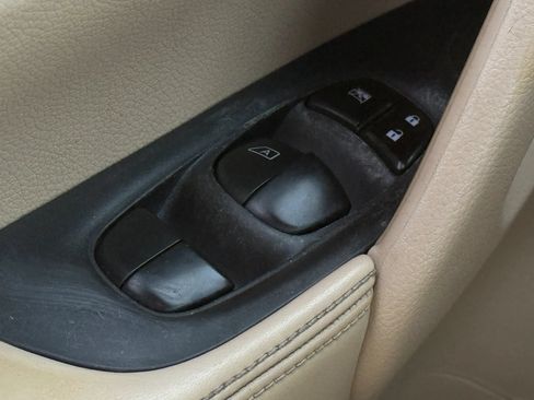 Used 2019 Nissan Rogue SV FWD image 23