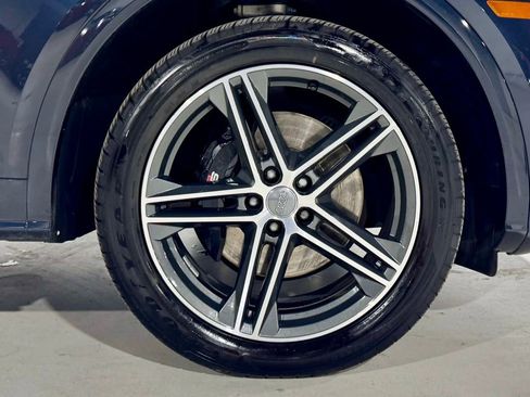 Used 2020 Audi SQ5 Premium Plus w/ Premium Plus Package image 34