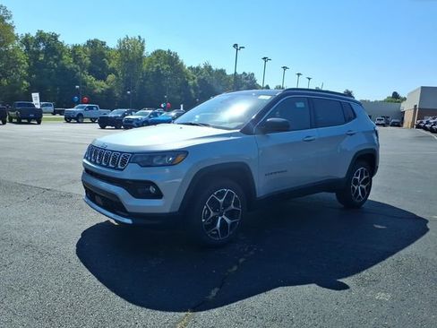 New 2026 Jeep Compass Limited AWD/4WD image 3