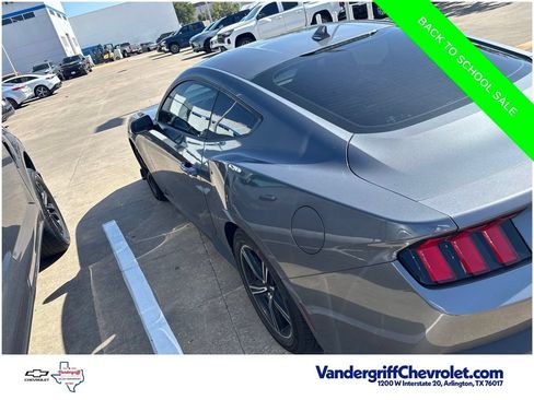 Used 2025 Ford Mustang Coupe RWD image 7